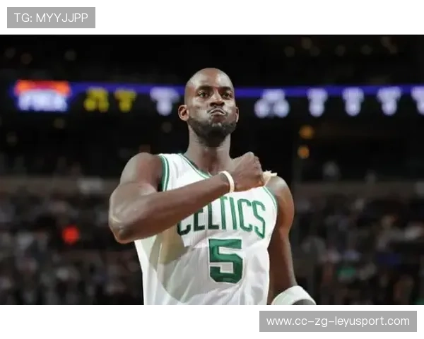 NBA球星隔扣怒吼震场——巅峰对决的极致瞬间