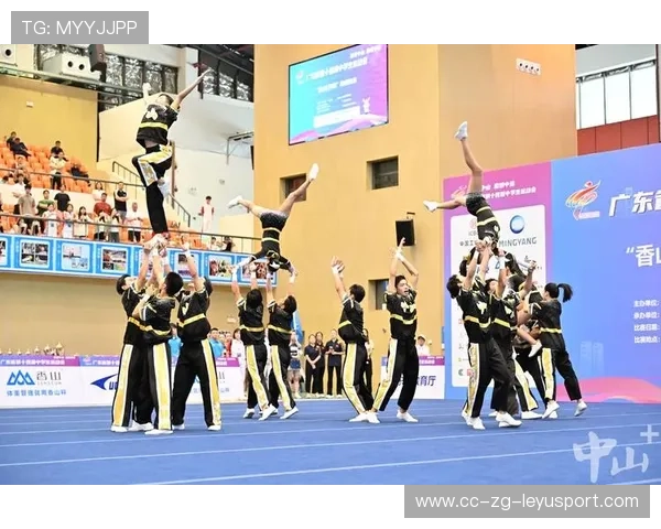 体操女队整齐划一惊艳世界，再获满堂喝彩